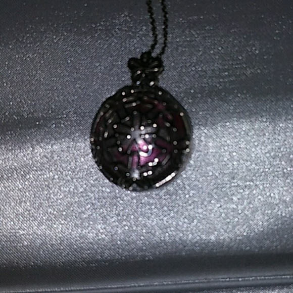 Round Pendant with Diamonds - Picture 4 of 4